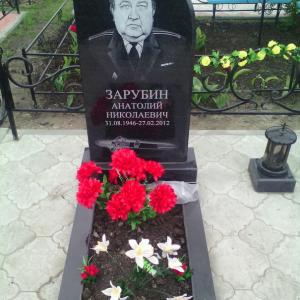 Строгий памятник  из черного гранита - Камень памяти - Наша работа