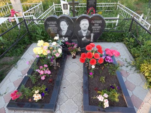 Памятник из гранита с сердцами - Камень памяти - Наша работа
